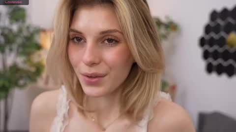 JessyinCherri yang online show from 02.13.25