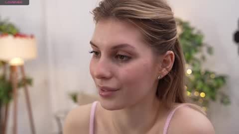 JessyinCherri yang online show from 02.15.25