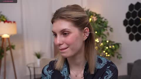 JessyinCherri yang online show from 02.16.25