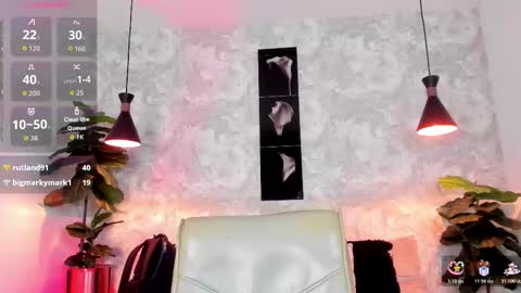 Snapshot of regan_pearson chatting on 11.13.25 Regan online show from 11.13.25