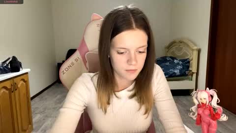 Snapshot of regeniastetson chatting on 09.24.25 Lucy online show from 09.24.25