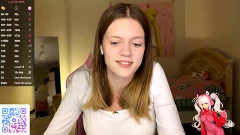 Snapshot of regeniastetson chatting on 10.14.25 Lucy online show from 10.14.25