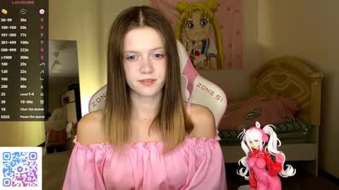 Snapshot of regeniastetson chatting on 10.16.25 Lucy online show from 10.16.25