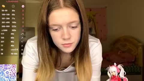 Snapshot of regeniastetson chatting on 10.21.25 Lucy online show from 10.21.25