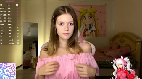 Snapshot of regeniastetson chatting on 10.22.25 Lucy online show from 10.22.25