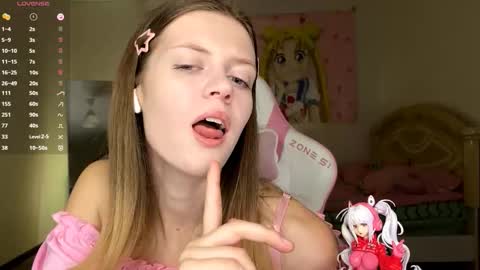 Snapshot of regeniastetson chatting on 10.23.25 Lucy online show from 10.23.25