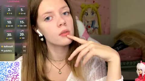 Snapshot of regeniastetson chatting on 11.03.25 Lucy online show from 11.03.25