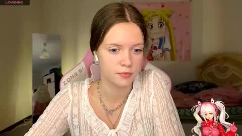 Snapshot of regeniastetson chatting on 11.04.25 Lucy online show from 11.04.25