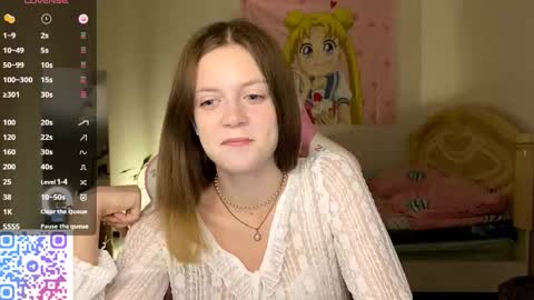 Snapshot of regeniastetson chatting on 11.09.25 Lucy online show from 11.09.25