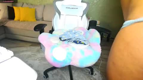 reggieMeow online show from 11.01.25