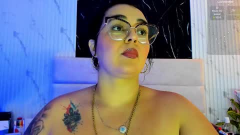 Snapshot of reginavegaa chatting on 10.10.25 reginavegaa online show from 10.10.25