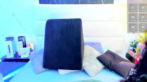 Snapshot of reginavegaa chatting on 10.27.25 reginavegaa online show from 10.27.25