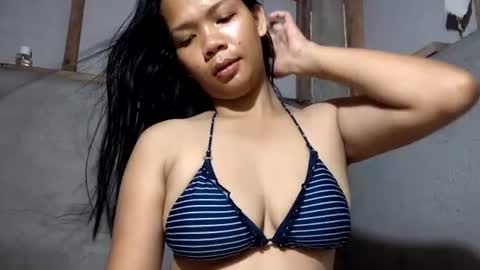 Snapshot of regine24 chatting on 06.18.26 regine24 online show from 06.18.26