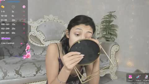 Snapshot of rei_ramiki chatting on 10.28.25 Rei online show from 10.28.25