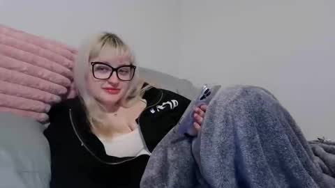 reiannmay online show from 11.19.25