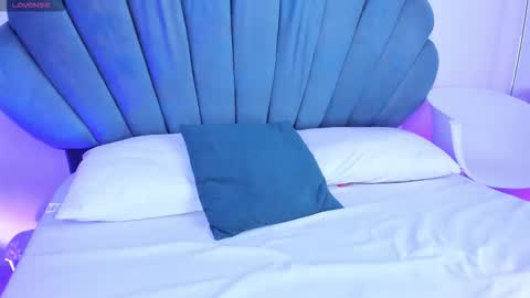 Reika  online show from 10.10.25