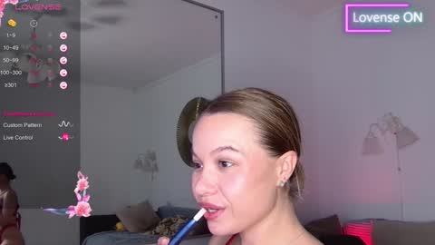 Annie online show from 12.12.24