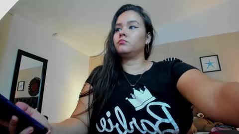 reina_loren online show from 09.23.25
