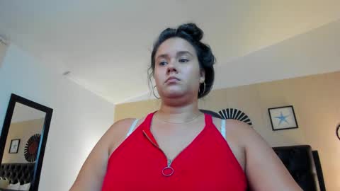 reina_loren online show from 09.26.25