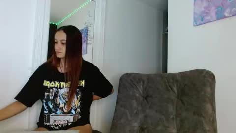 Snapshot of reina_reina chatting on 02.11.26 reina_reina online show from 02.11.26