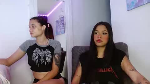 Snapshot of reina_reina chatting on 02.23.26 reina_reina online show from 02.23.26