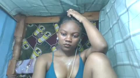 Snapshot of reinechi chatting on 07.13.26 Reinechi online show from 07.13.26