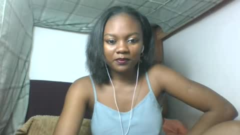 Snapshot of reinechi chatting on 07.22.26 Reinechi online show from 07.22.26
