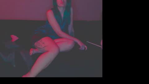 Snapshot of reineweathers chatting on 12.05.25 Reinee online show from 12.05.25