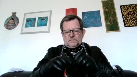 Snapshot of relevepain chatting on 03.27.26 relevepain online show from 03.27.26