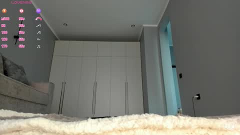 Snapshot of ren_esma chatting on 02.27.26 Ren online show from 02.27.26