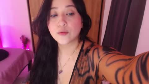 Snapshot of renata_ruiz chatting on 06.29.26 online show from 06.29.26