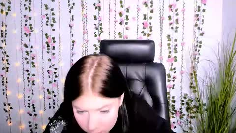 renata_sweety online show from 09.09.25