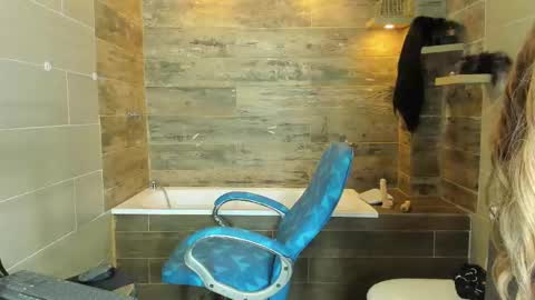 Snapshot of renata_venuss chatting on 10.01.25 Renata Venuss online show from 10.01.25