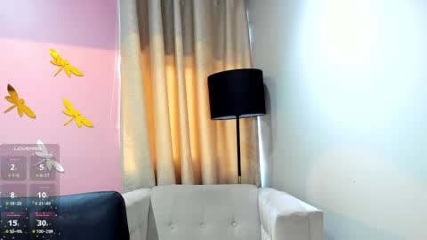 Snapshot of renataruiz_rr chatting on 01.11.25 online show from 01.11.25