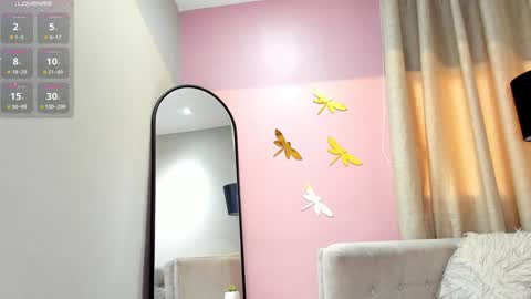 Snapshot of renataruiz_rr chatting on 01.12.25 online show from 01.12.25