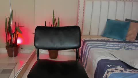 Snapshot of renataruiz_rr chatting on 03.03.25 online show from 03.03.25