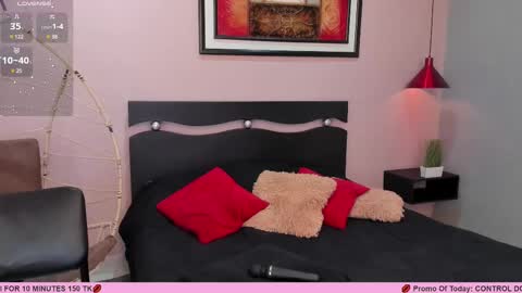 Snapshot of renataruiz_rr chatting on 03.04.25 online show from 03.04.25