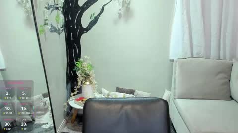 Snapshot of renataruiz_rr chatting on 10.25.25 online show from 10.25.25