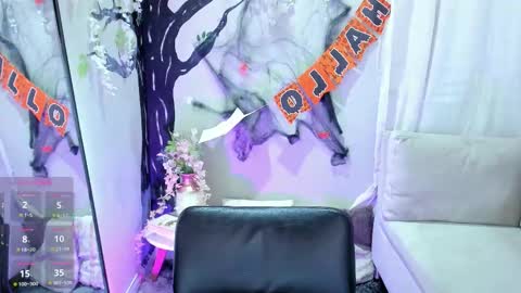 Snapshot of renataruiz_rr chatting on 10.30.25 online show from 10.30.25