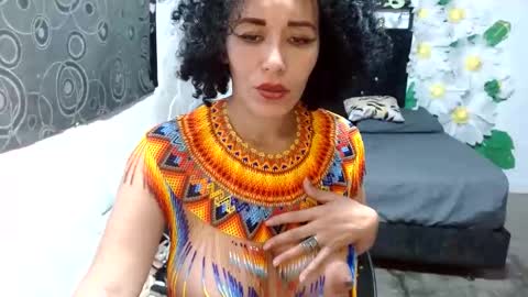 Snapshot of renattabecerra chatting on 01.14.25 Renatta online show from 01.14.25