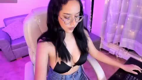 renaxi_smith online show from 01.12.25