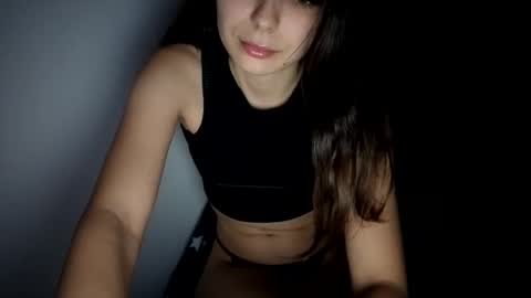 renee_loah online show from 10.30.25