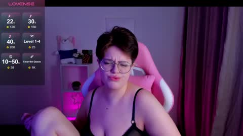 Snapshot of renee_turner chatting on 12.29.24 renee_turner online show from 12.29.24