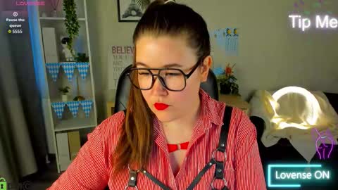 Snapshot of renee_turner chatting on 10.01.25 renee_turner online show from 10.01.25