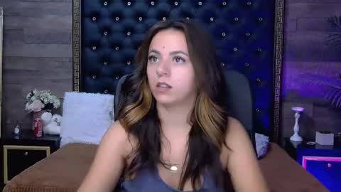 Snapshot of renesmesweet chatting on 10.14.25 renesmesweet online show from 10.14.25