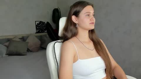 Snapshot of renesmy_black chatting on 10.11.25 Renesmy online show from 10.11.25