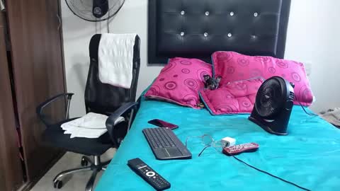 Rennata online show from 09.13.25