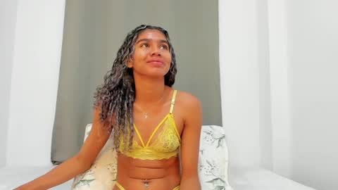 Snapshot of rennatta_sx chatting on 02.08.25 Renata online show from 02.08.25