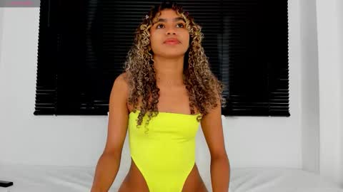 Snapshot of rennatta_sx chatting on 09.09.25 Renata online show from 09.09.25