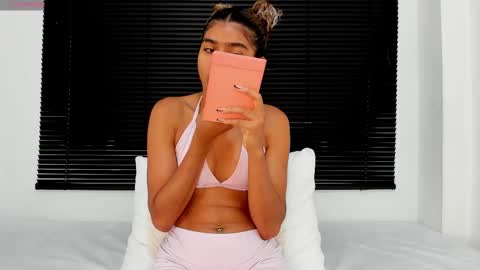 Snapshot of rennatta_sx chatting on 09.24.25 Renata online show from 09.24.25